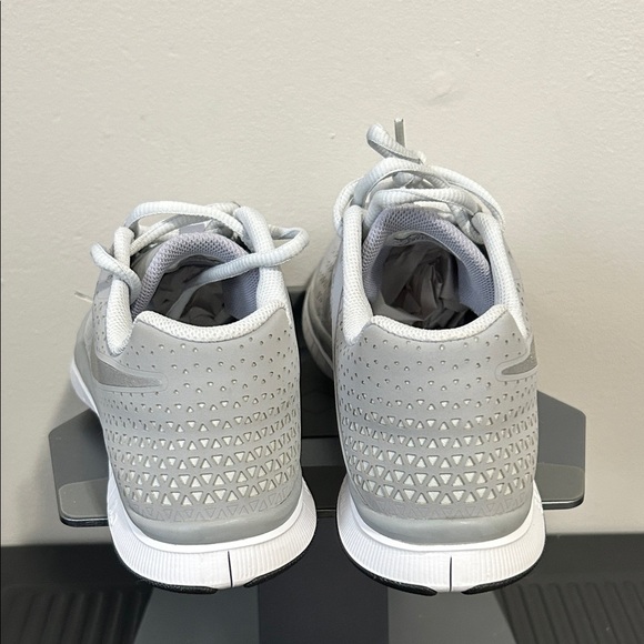 Nike Free 3.0 V4 Gray Athletic Running Shoes Men’s 7.5 / Women’s 9 - Picture 4 of 7